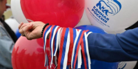 В Серпухове в День флага раздавали ленты-триколоры - Smitanka.Ru