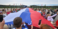 Серпуховские студенты приняли участие в акции «Под одним флагом» - Smitanka.Ru