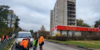 Протвинские дорожники ликвидировали коварную яму близ магазина «Акрополь» - Regions.Ru