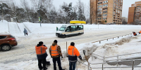 Пешеходные дорожки в Протвине постепенно освобождают от снежных заносов - Regions.Ru