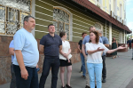 Серпухов решает задачу по упорядочению парковочного пространства.